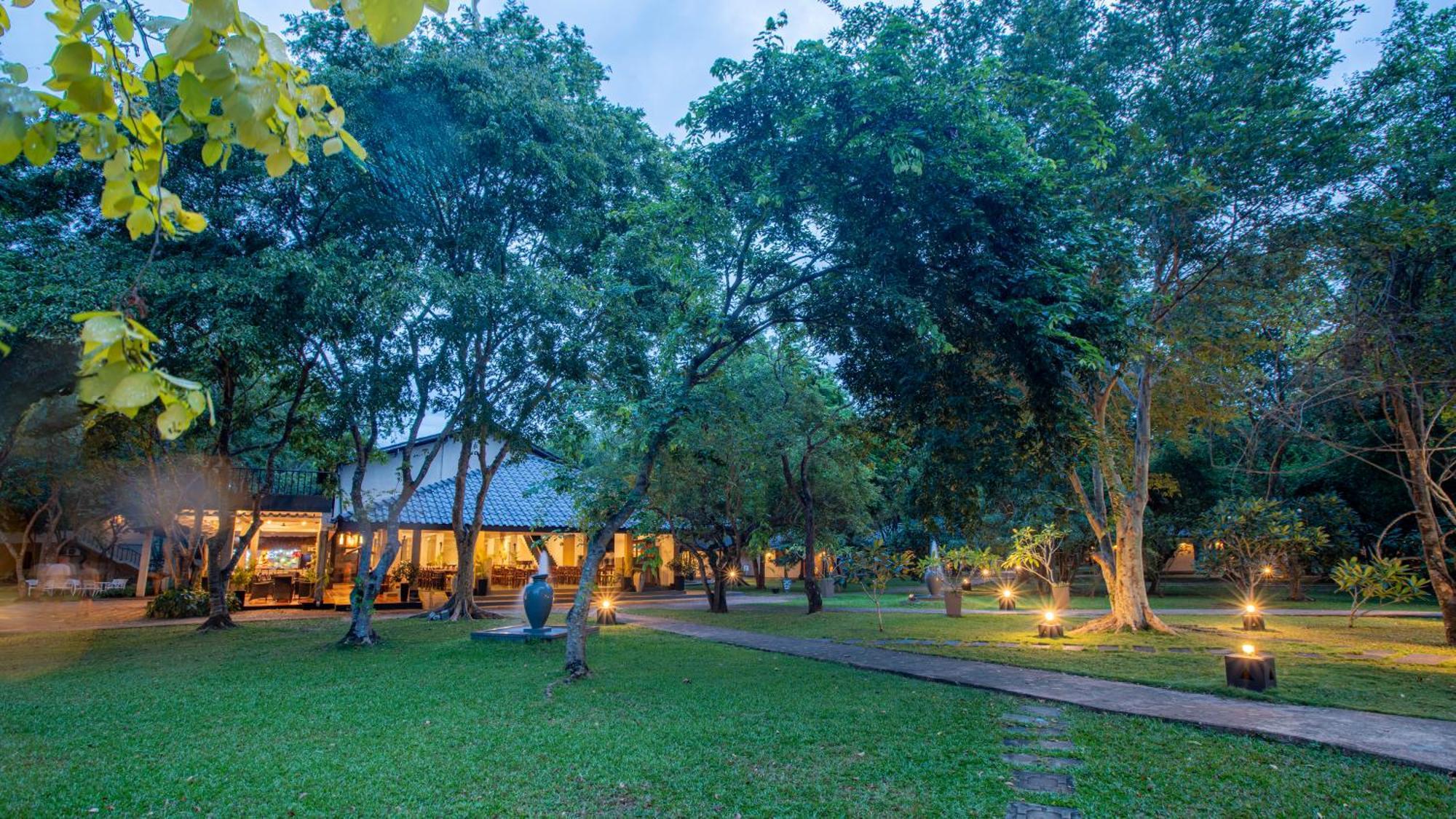 Kassapa Lions Rock Hotel Sigiriya Luaran gambar